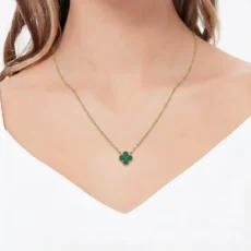 گردنبند ونکلیف سنگ سفید (کسر سنگ هست)